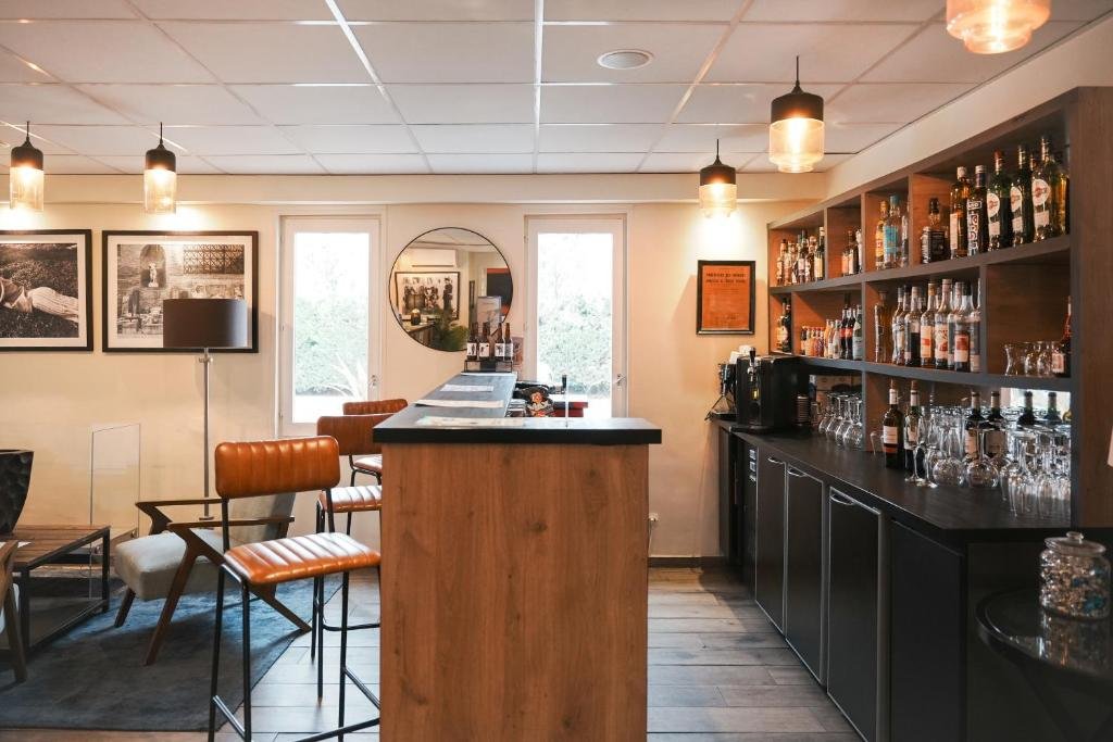 bar Brit Hotel Confort Orly Morangis