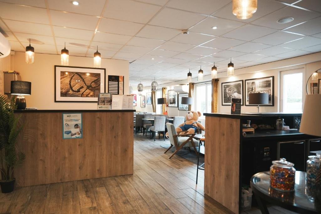 reception Brit Hotel Confort Orly Morangis